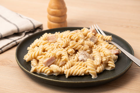 Fusilli con bacon y champiñones